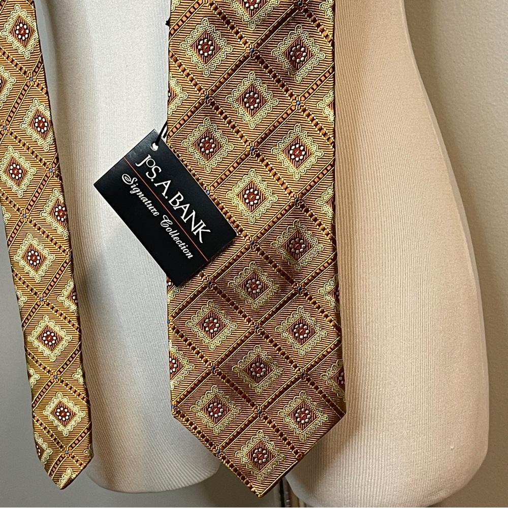 Jos. A. Bank Gold and Brown Diamond Pattern Silk Tie Made in Italy